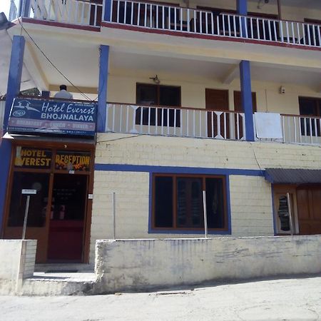 Hotel Everest Manāli エクステリア 写真