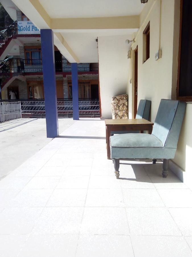 Hotel Everest Manāli エクステリア 写真
