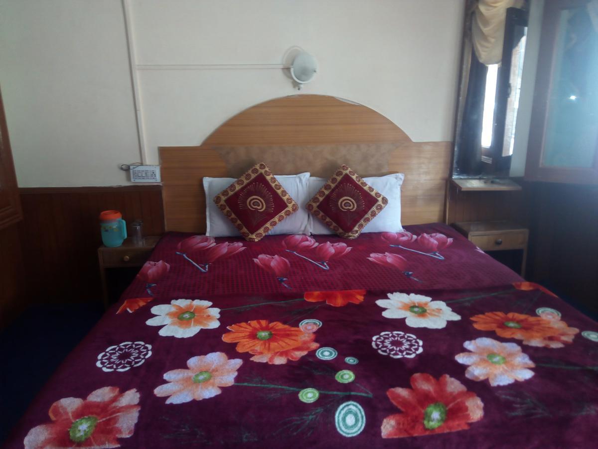 Hotel Everest Manāli エクステリア 写真