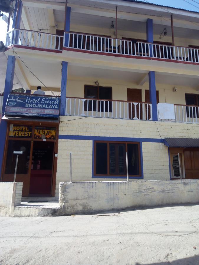Hotel Everest Manāli エクステリア 写真